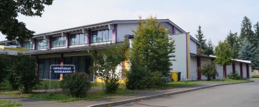 Blick auf das Gebäude der Kegelbahn in Weißensee